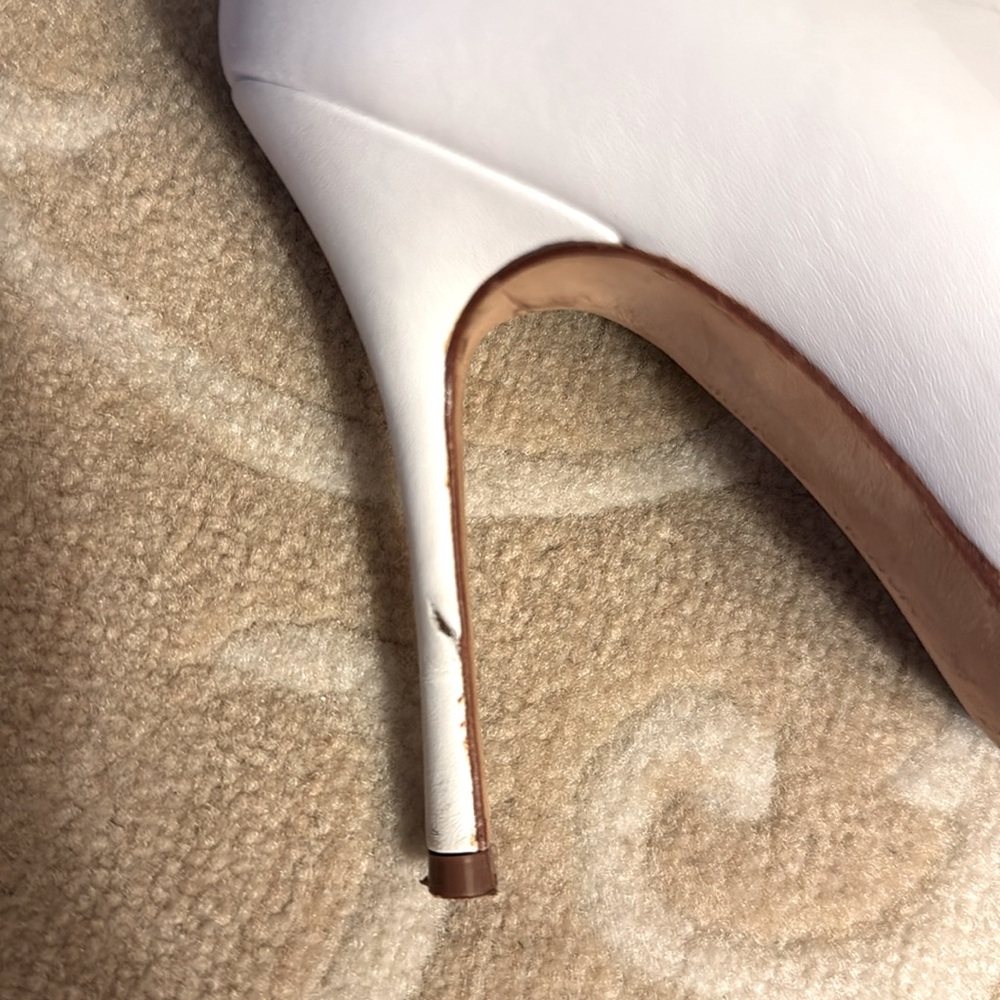 Manolo Blahnik white leather ankle boots 36.5 - Picture 7 of 7